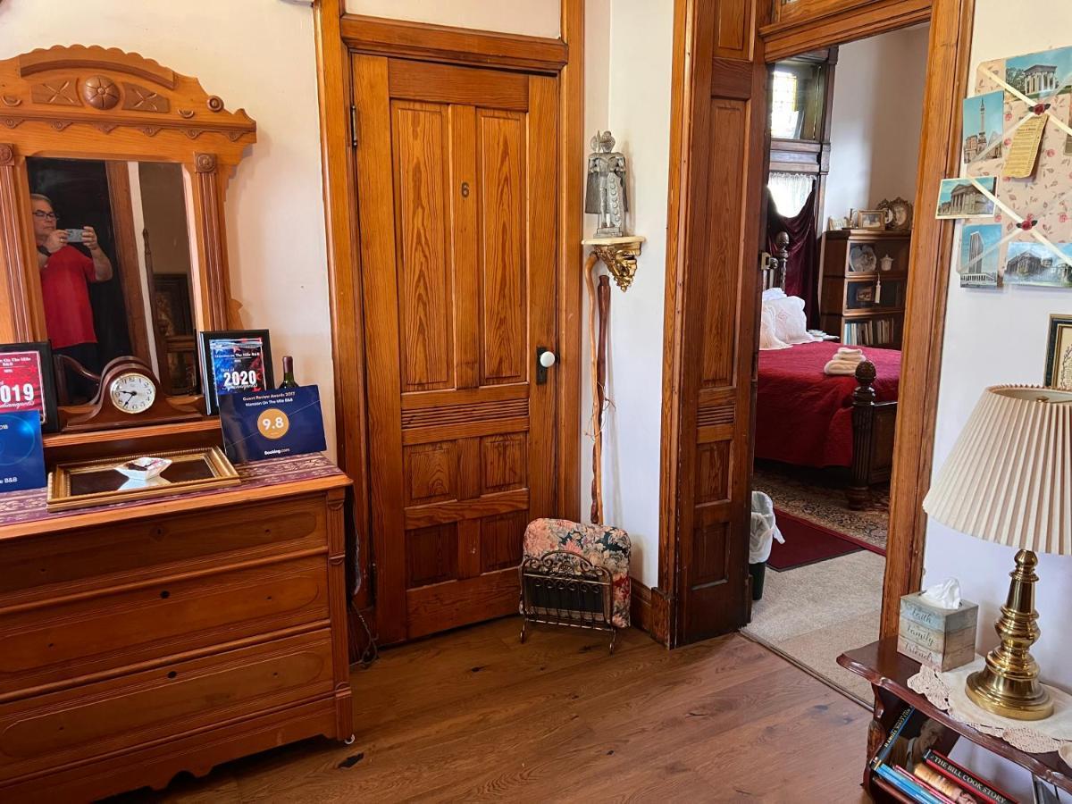 Mansion On The Mile B&B Индианаполис Экстерьер фото