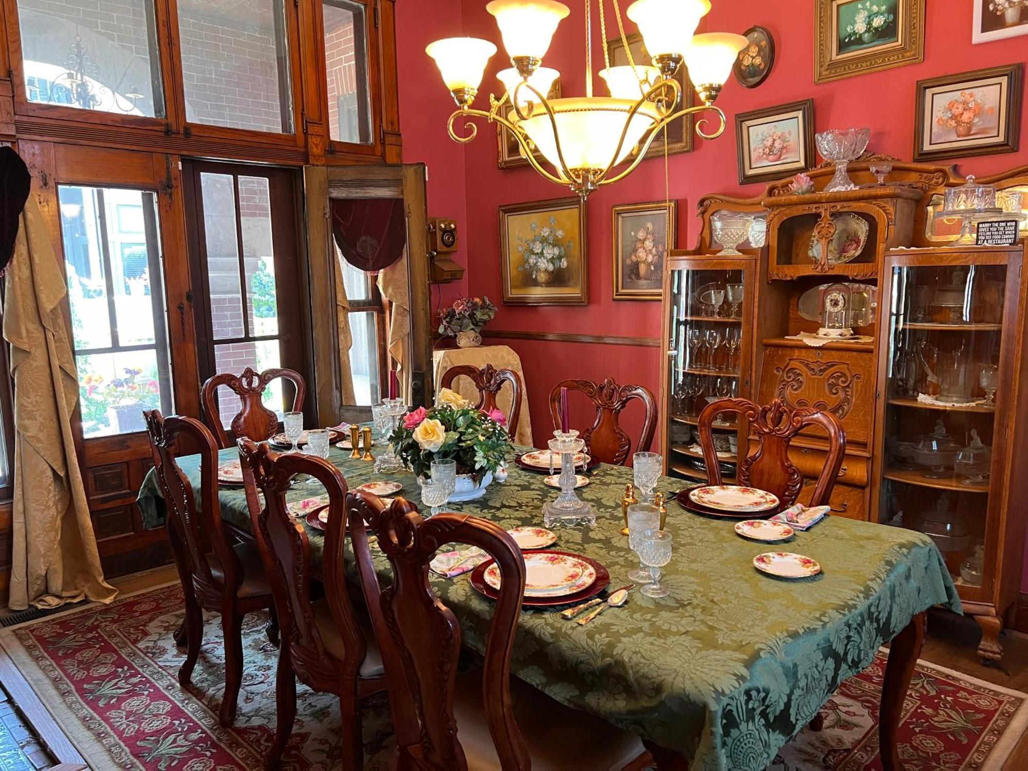 Mansion On The Mile B&B Индианаполис Экстерьер фото