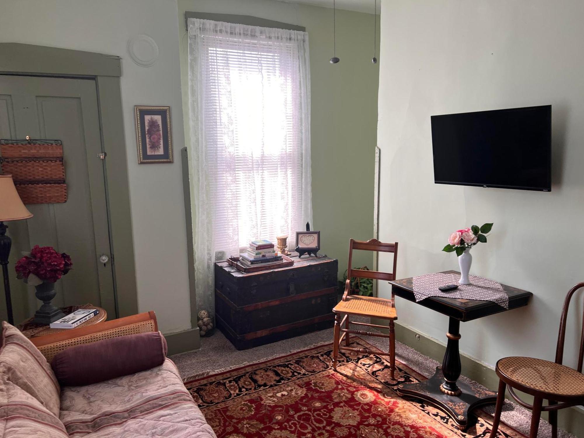 Mansion On The Mile B&B Индианаполис Экстерьер фото