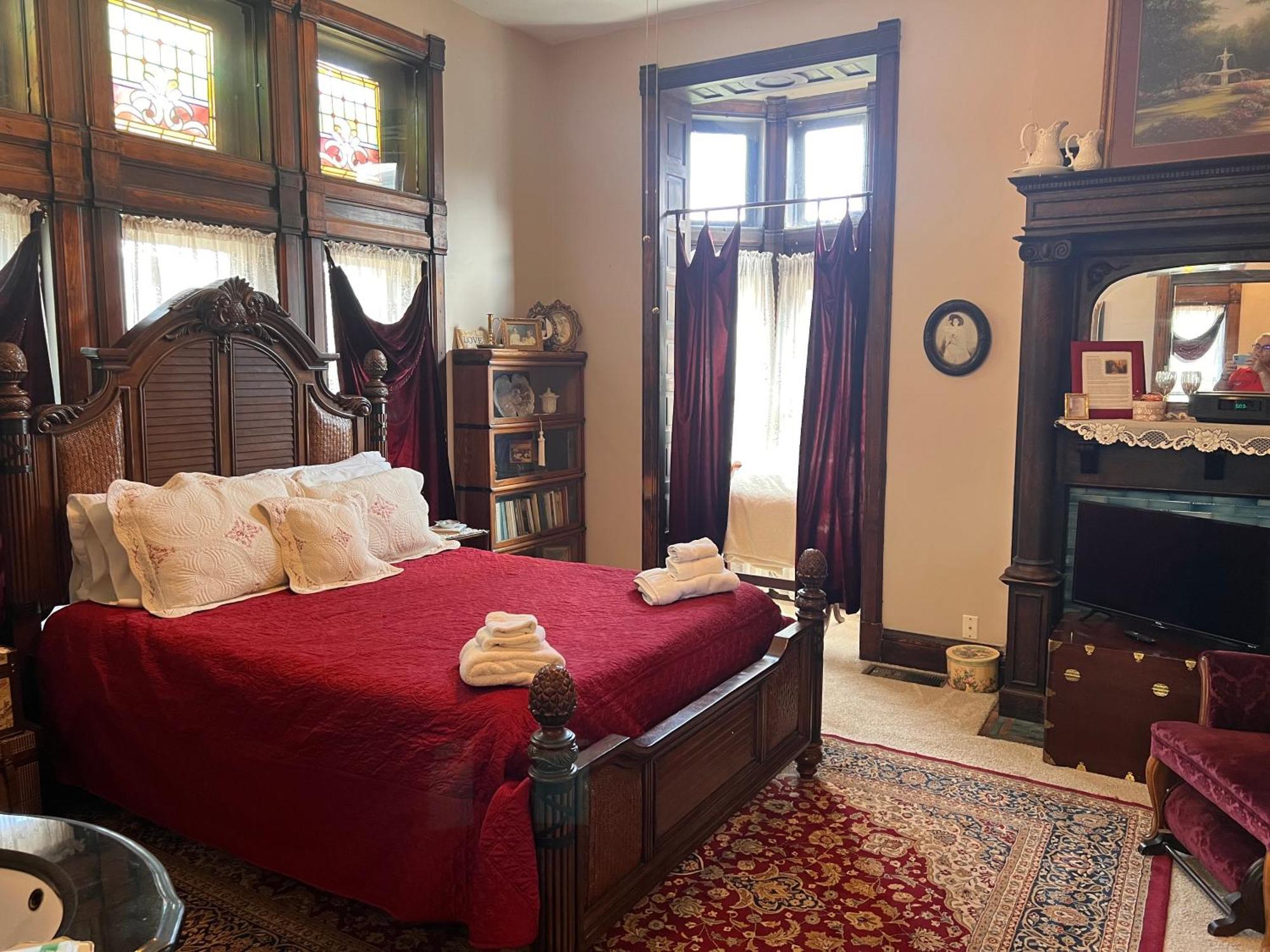 Mansion On The Mile B&B Индианаполис Экстерьер фото