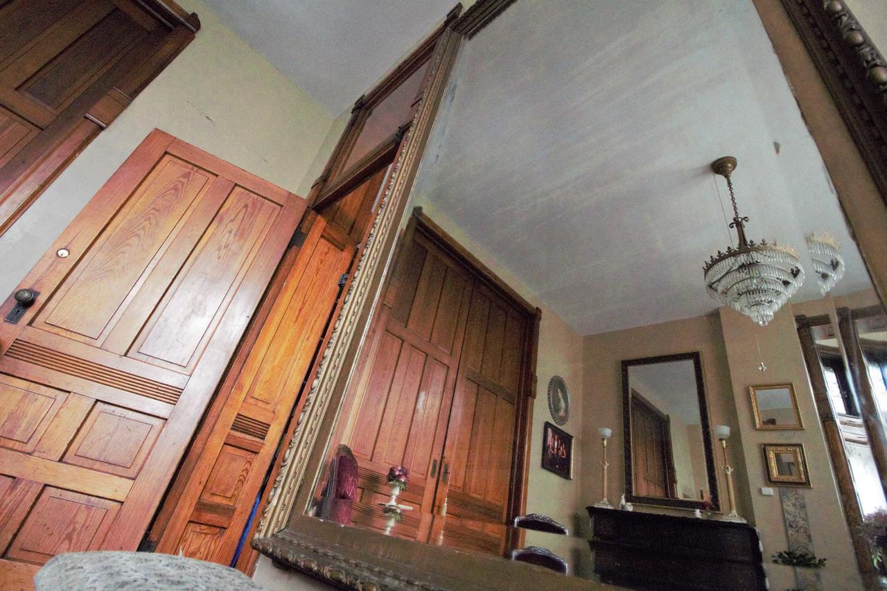 Mansion On The Mile B&B Индианаполис Экстерьер фото